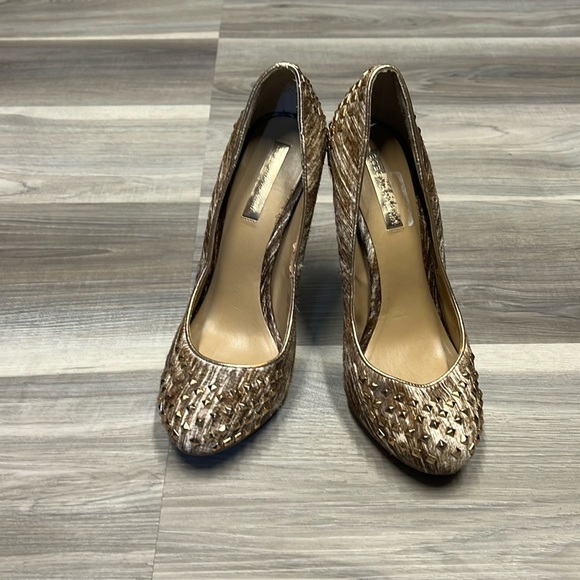 BCBGMaxazria gold high heals size 8.5 - Picture 1 of 12